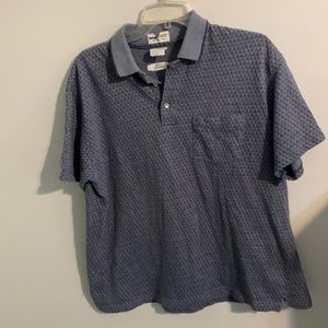 Nice casual collard shirt!! Goes good with shorts or pants!